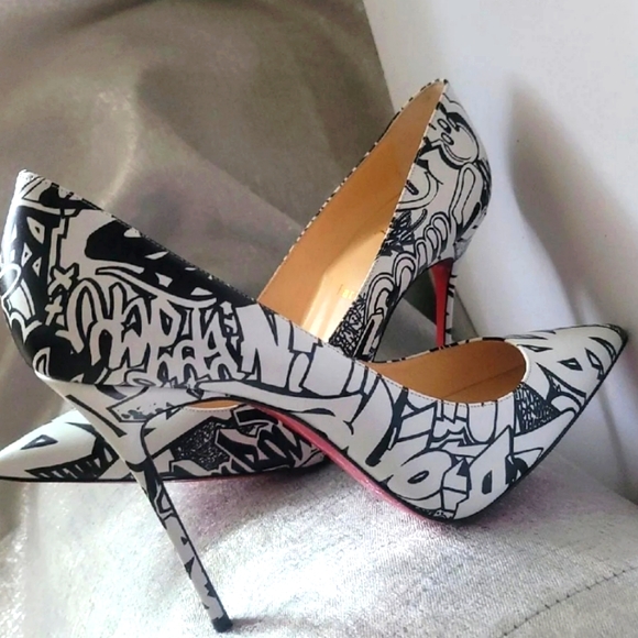 Christian Louboutin - Picture 5 of 6